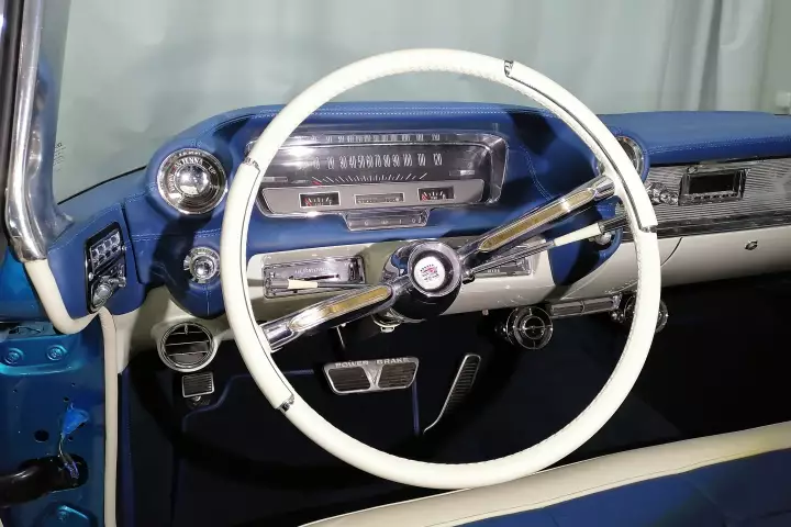 Cadillac De Ville 1960. Комплексная перетяжка салона от Студии Автоинтерьера