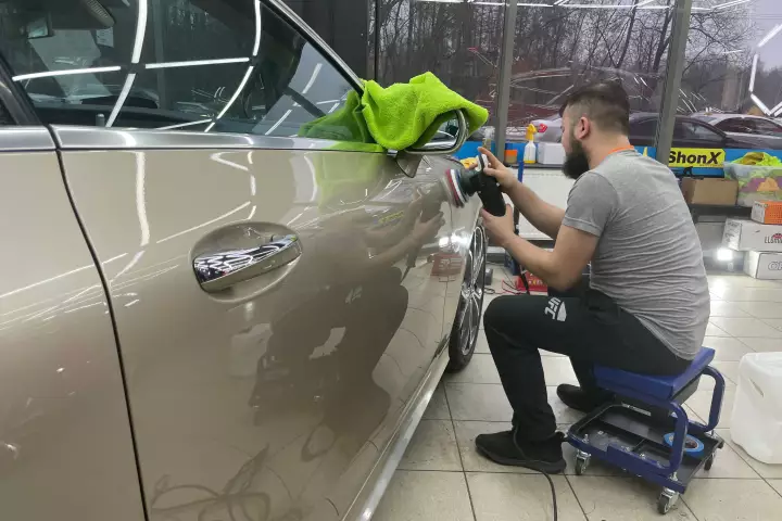 Mercedes-Benz E-class Coupe. Полировка кузова. от студии автоинтерьера  