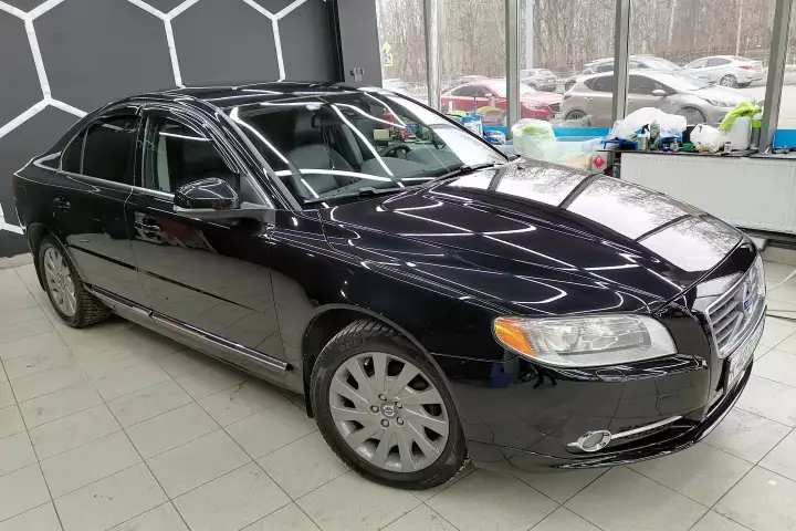 Volvo S80 Детейлинг кузова и химчистка салона от студии автоинтерьера Carinterier