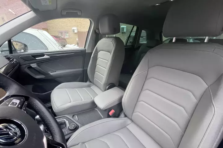 Перетяжка VW Tiguan от студии автоинтерьера Carinterier