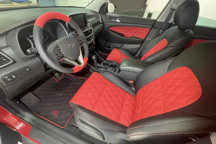 Перетяжка салона Hyundai Tucson от студии автоинтерьера Carinterier