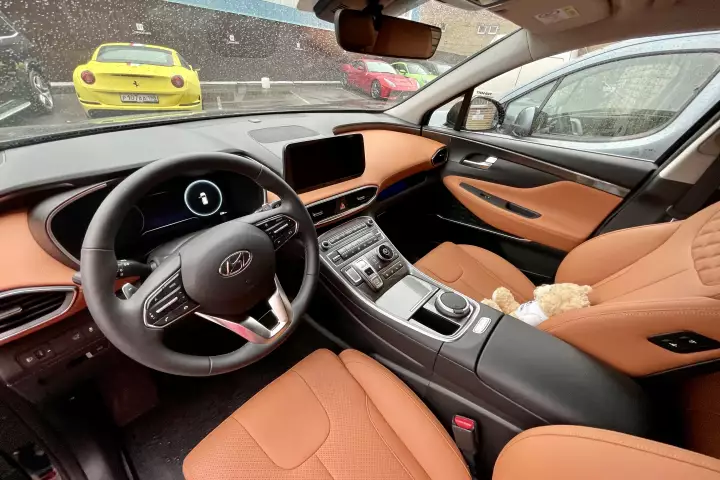 Перетяжка салона Hyundai Santa Fe от студии автоинтерьера Carinterier