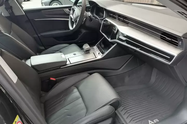 Перетяжка Audi A6 от студии автоинтерьера Carinterier