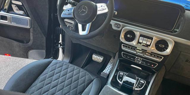 Mercedes-Benz G. Полная перетяжка салона в оригинальную Алькантару. Максимальная шумоизоляция.