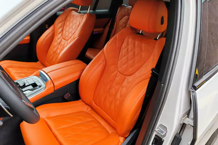 Перетяжка  BMW X5 G05 от студии автоинтерьера Carinterier