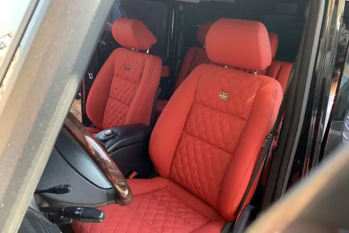 Перетяжка салона MERCEDES-BENZ G серый от студии автоинтерьера Carinterier