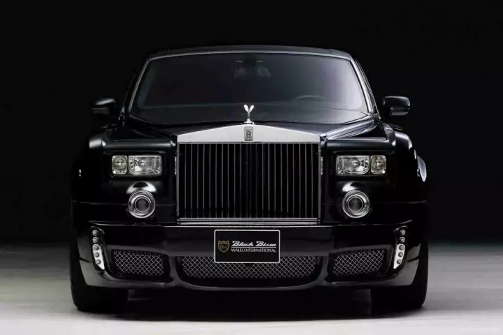 Галерея работ по перетяжке Rolls Royce от студии автоинтерьера Carinterier