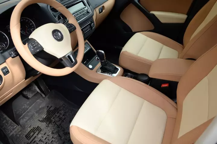 Перетяжка VW Tiguan от студии автоинтерьера Carinterier