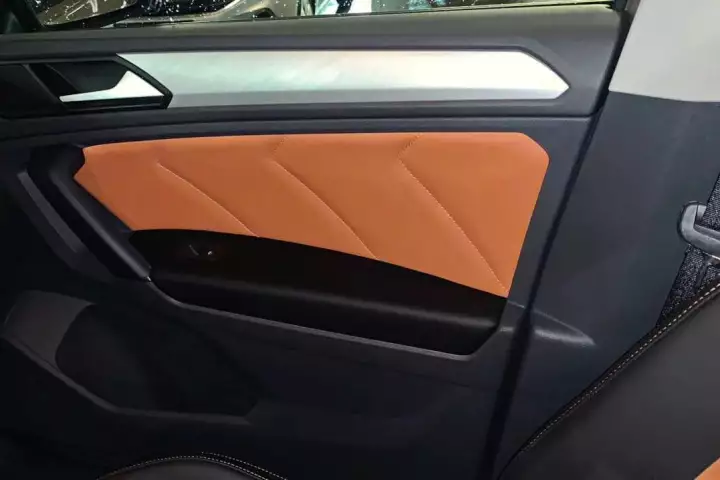 Перетяжка VW Tiguan от студии автоинтерьера Carinterier