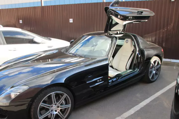 Перетяжка MERCEDES-BENZ SLS от студии автоинтерьера Carinterier