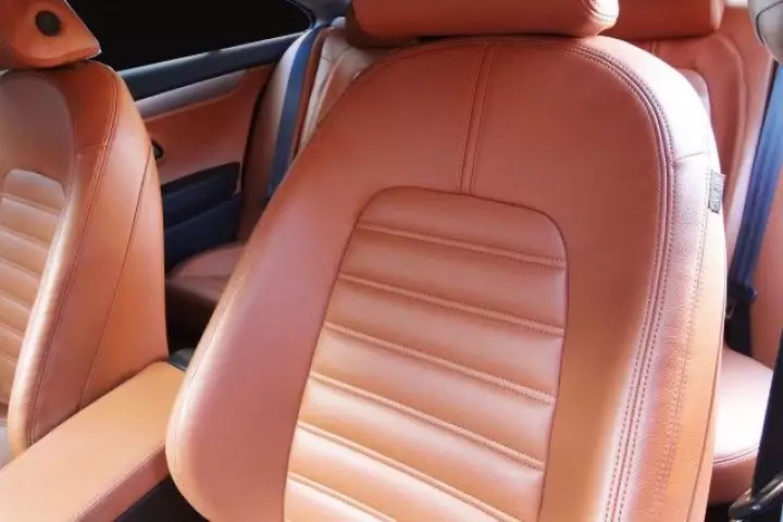 Перетяжка VW Passat CC  от студии автоинтерьера Carinterier